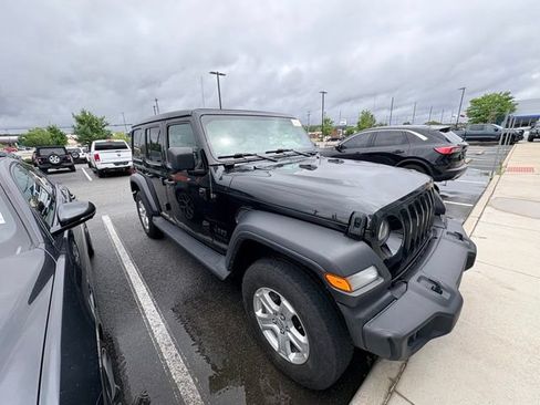 Used 2022 Jeep Wrangler Unlimited Sport w/ Sun And Sound Package AWD/4WD image 6