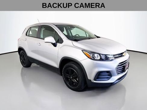 Used 2018 Chevrolet Trax LS AWD/4WD image 2