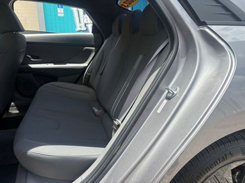 Used 2023 Hyundai Elantra SEL FWD image 11