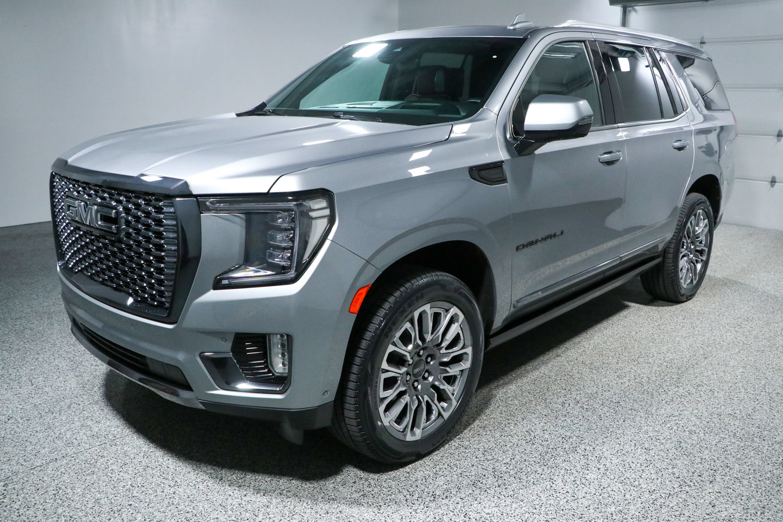 Used 2023 GMC Yukon Denali Ultimate AWD/4WD image 38