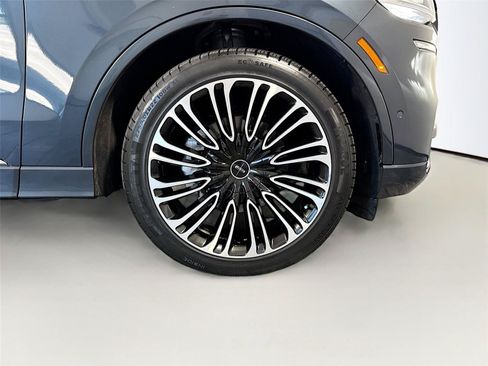 Used 2023 Lincoln Aviator Black Label w/ Dynamic Handling Package AWD/4WD image 43