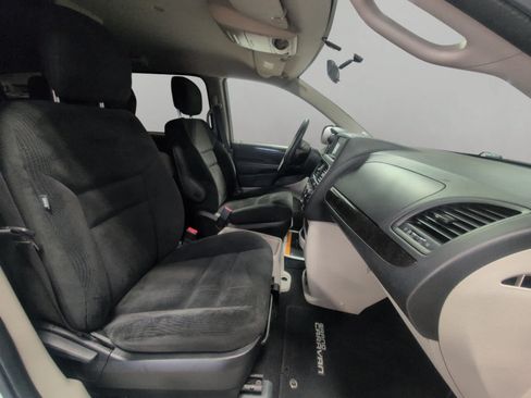 Used 2016 Dodge Grand Caravan SE w/ Quick Order Package 29E SE FWD image 15