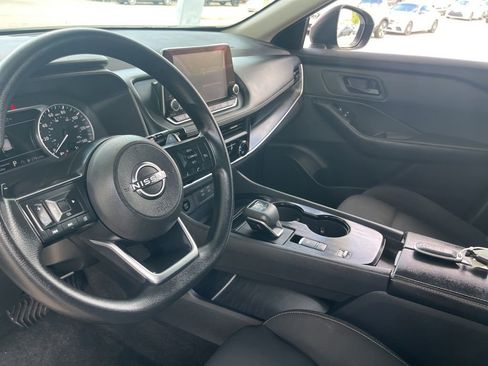 Used 2024 Nissan Rogue S FWD image 10