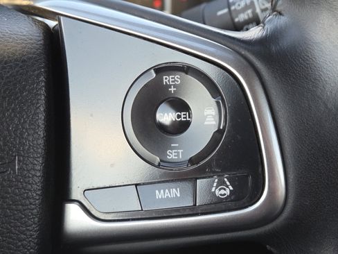 Used 2018 Honda CR-V Touring image 10