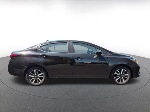 Used 2025 Nissan Versa SV FWD image 8