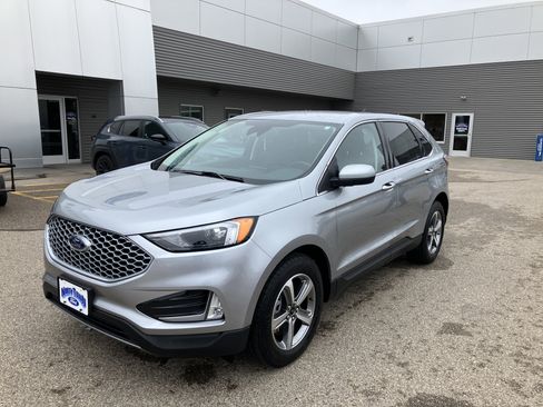 Used 2024 Ford Edge SEL w/ Convenience Package AWD/4WD image 3