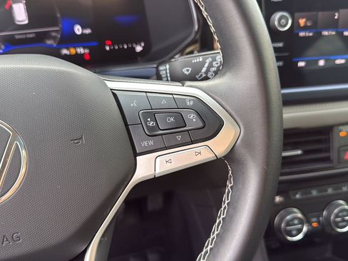 Used 2024 Volkswagen Taos SE image 21