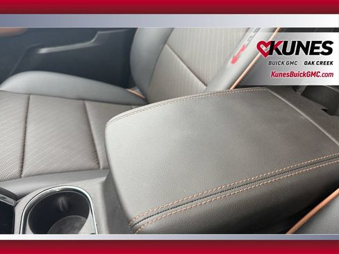 Used 2024 GMC Canyon AT4 w/ AT4 Premium Package AWD/4WD image 30