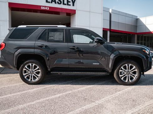 Certified 2020 Toyota 4Runner SR5 Premium w/ Moonroof Package image 9