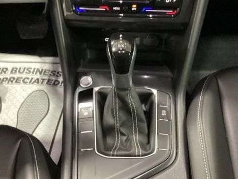 Certified 2024 Volkswagen Tiguan SE w/ Panoramic Sunroof Package FWD image 14
