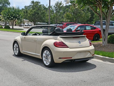 Used 2019 Volkswagen Beetle 2.0T FWD image 5