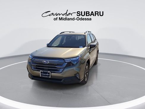 Used 2025 Subaru Forester Premium image 3