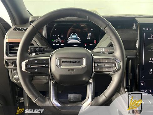 Used 2025 GMC Yukon Denali AWD/4WD image 17