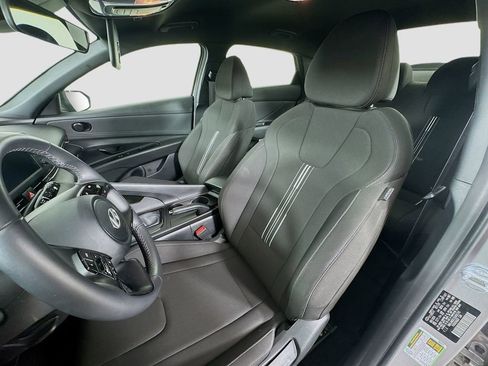 Certified 2025 Hyundai Elantra Sport image 20