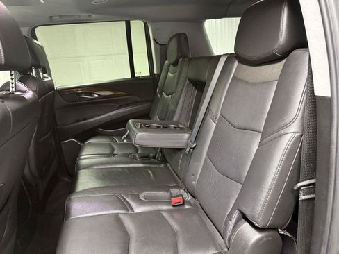 Used 2018 Cadillac Escalade ESV Premium Luxury AWD/4WD image 35