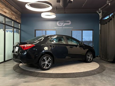 Used 2017 Toyota Corolla LE image 3