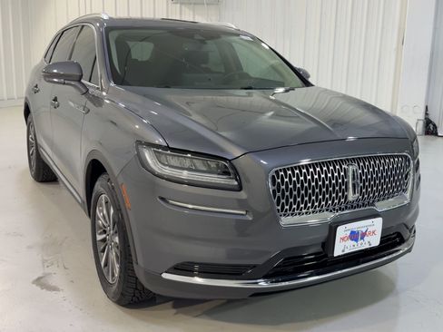 Used 2023 Lincoln Nautilus AWD w/ Premium Package image 3