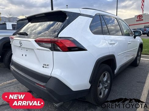 Used 2025 Toyota RAV4 XLE AWD/4WD image 8