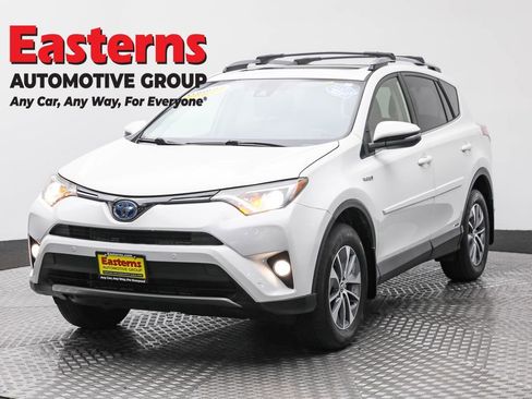 Used 2018 Toyota RAV4 XLE w/ Convenience Package image 1