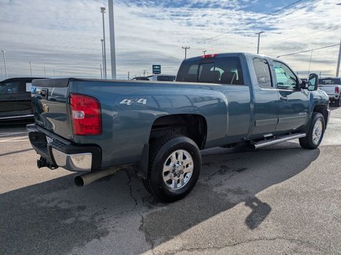 Used 2013 Chevrolet Silverado 2500 LTZ w/ LTZ Plus Package image 2