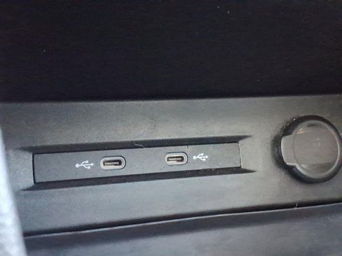 Certified 2023 Volkswagen Taos SEL image 21