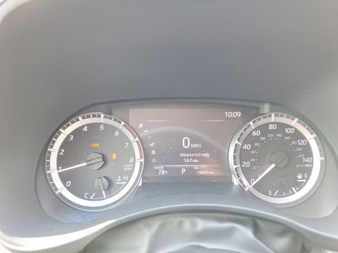 Used 2024 Toyota Highlander LE image 20