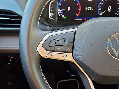 Certified 2023 Volkswagen Taos SEL image 18