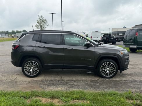 Used 2023 Jeep Compass Limited w/ Elite Group AWD/4WD image 9