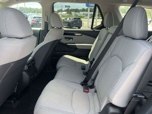 Used 2023 Honda Pilot LX image 11