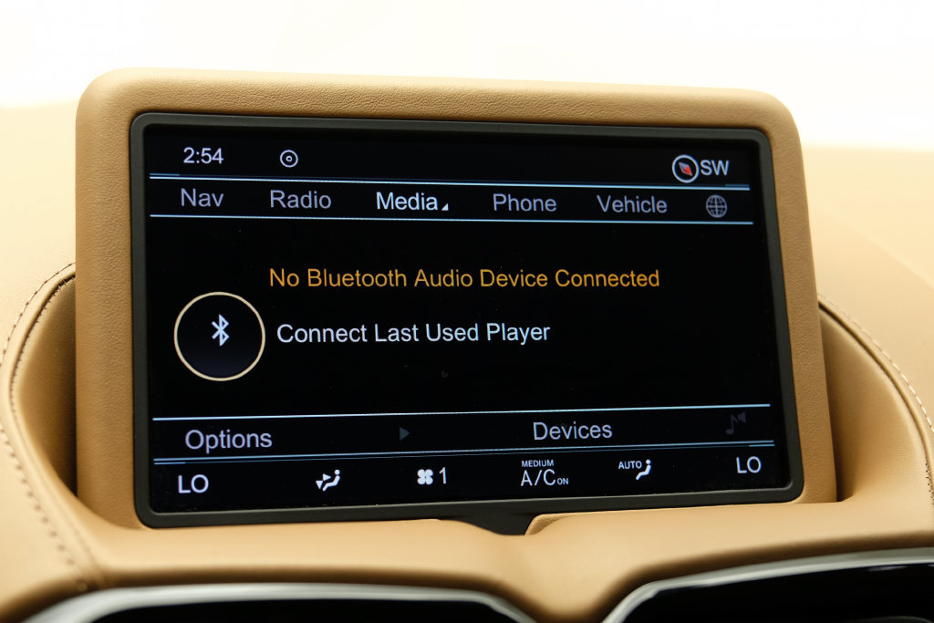 Used 2020 Aston Martin V8 Vantage Coupe RWD image 40