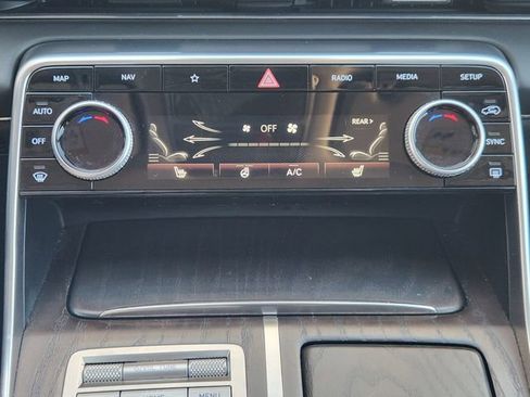 Used 2024 Genesis GV80 2.5T image 17