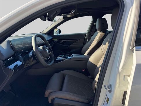 Certified 2025 BMW 530i xDrive image 14