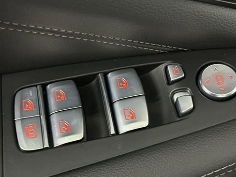 Used 2022 BMW X7 xDrive40i w/ Premium Package image 13