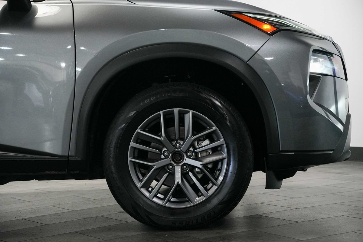 Used 2024 Nissan Rogue S AWD/4WD image 9