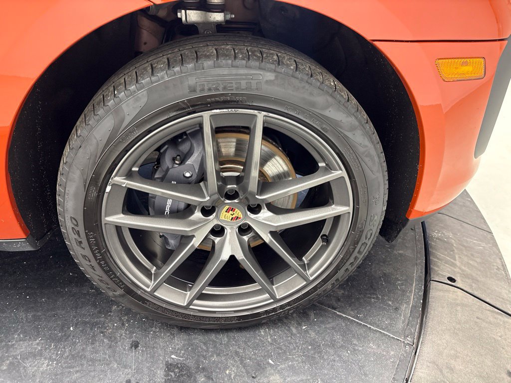 Certified 2023 Porsche Macan Turbo AWD/4WD image 17