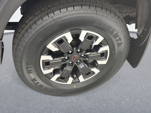Used 2023 Nissan Frontier PRO-4X w/ Pro Convenience Package AWD/4WD image 26