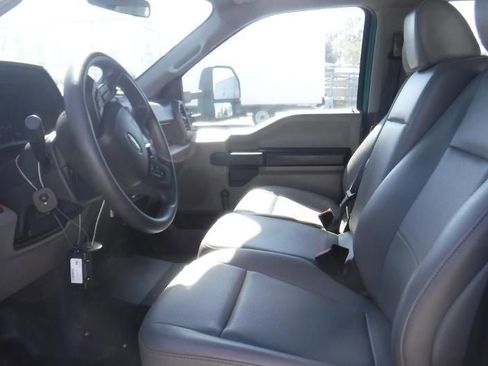 Used 2022 Ford F450 XL image 2