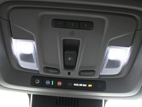 Used 2022 Chevrolet Silverado 1500 LTZ image 36