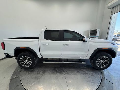 Used 2023 GMC Canyon Denali image 14