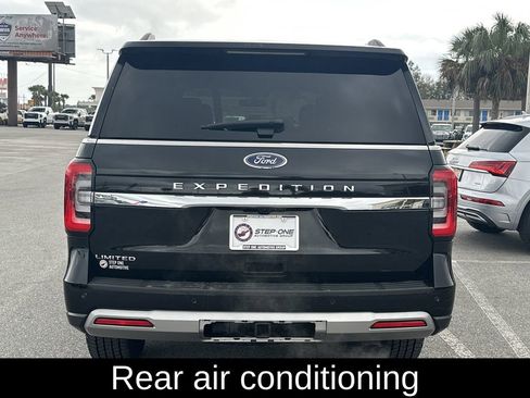 Used 2023 Ford Expedition Limited image 6
