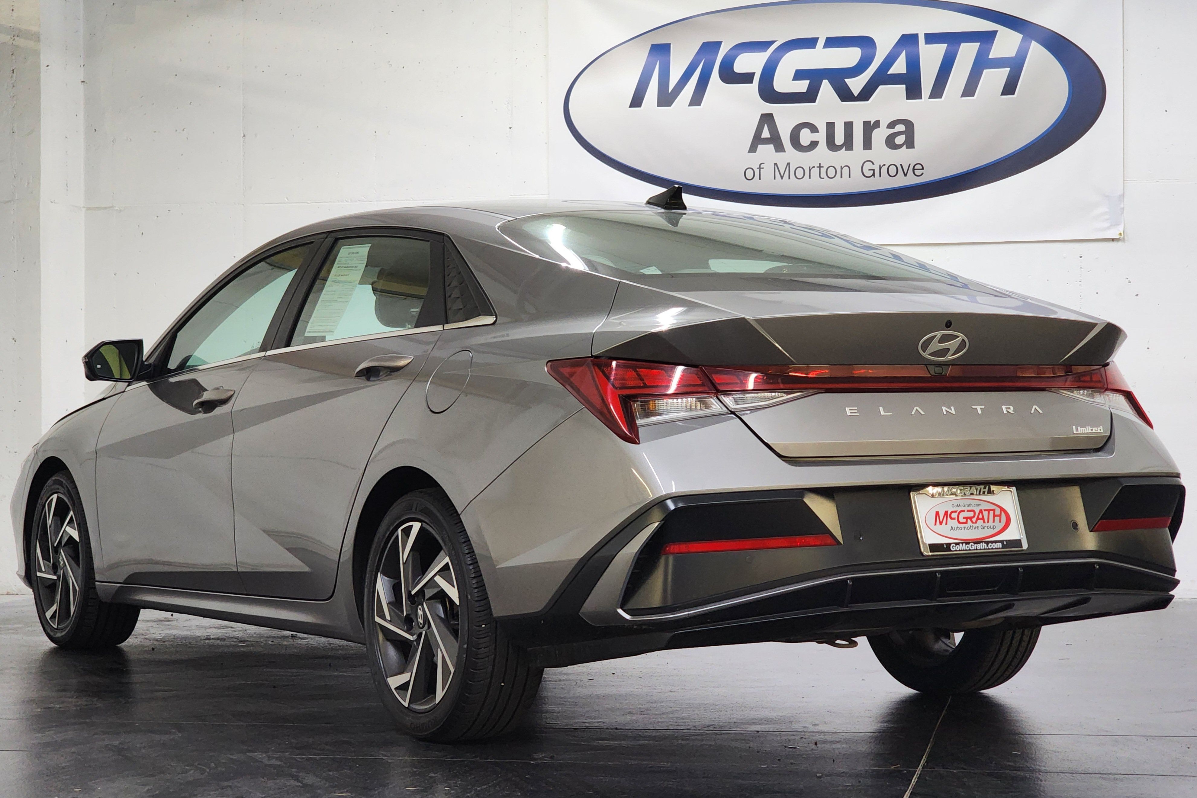 Used 2024 Hyundai Elantra Limited FWD image 10