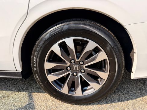 Used 2023 Honda Odyssey EX-L image 37