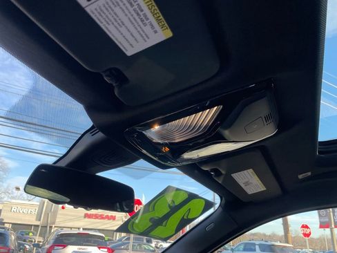 Used 2023 BMW X6 xDrive40i w/ M Sport Package image 25