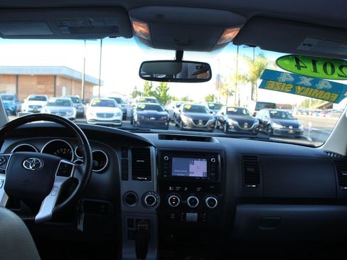 Used 2014 Toyota Sequoia Platinum AWD/4WD image 31