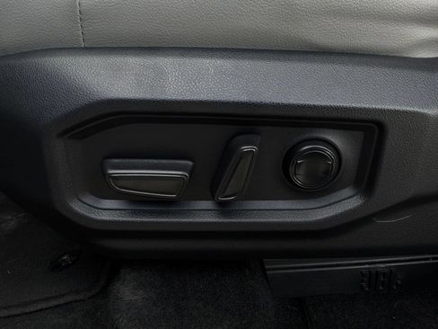 Used 2023 Toyota Tundra Limited AWD/4WD image 14