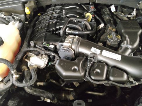 Used 2024 Jeep Grand Cherokee Laredo RWD image 30