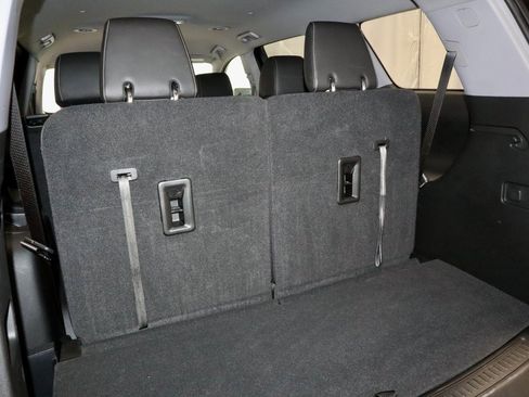 Used 2023 GMC Acadia SLT w/ LPO, Floor Liner Package image 17