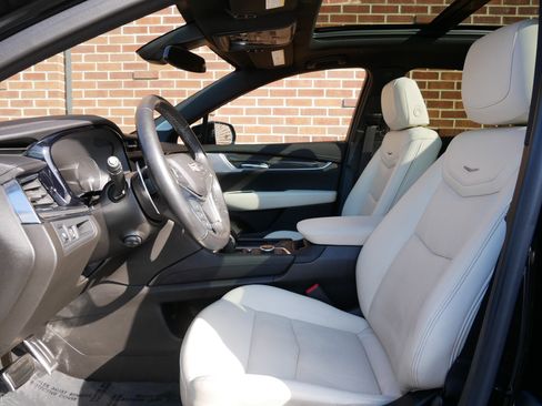 Certified 2023 Cadillac XT5 Sportv w/ LPO, Floor Liner Package image 6