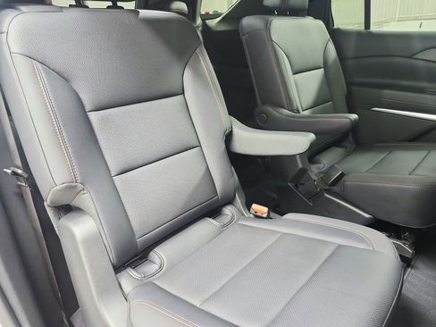 Used 2025 Chevrolet Traverse Z71 AWD/4WD image 44