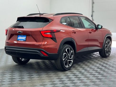 Used 2024 Chevrolet Trax RS w/ Driver Confidence Package image 8